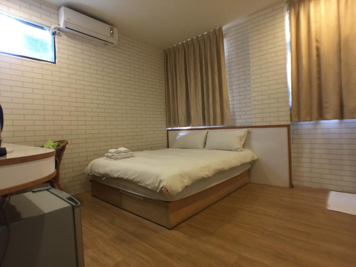 Funja Colorful Hotel Тайчжун Екстер'єр фото