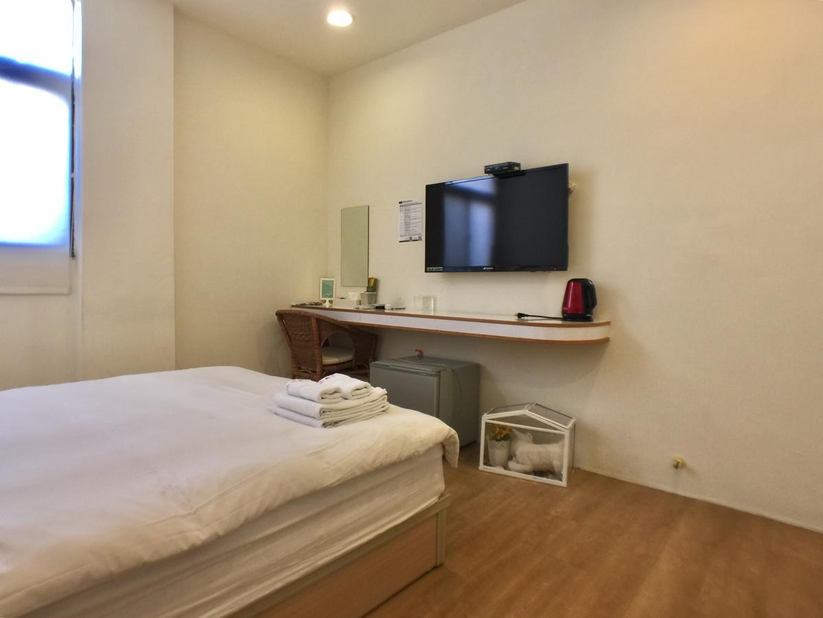 Funja Colorful Hotel Тайчжун Екстер'єр фото